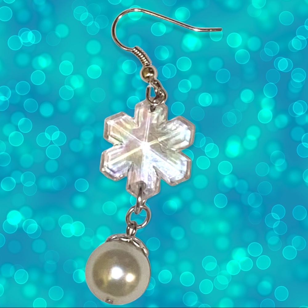 Hand Crafted Snowflake & Pearl Earrings Dangle Silver Iridescent Jewelry Pierced - Picture 4 of 7